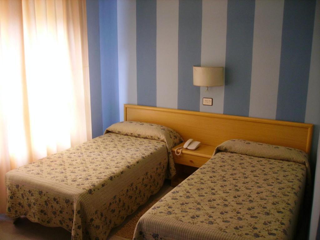 Hotel Valle Del Jerte Los Arenales Zimmer foto